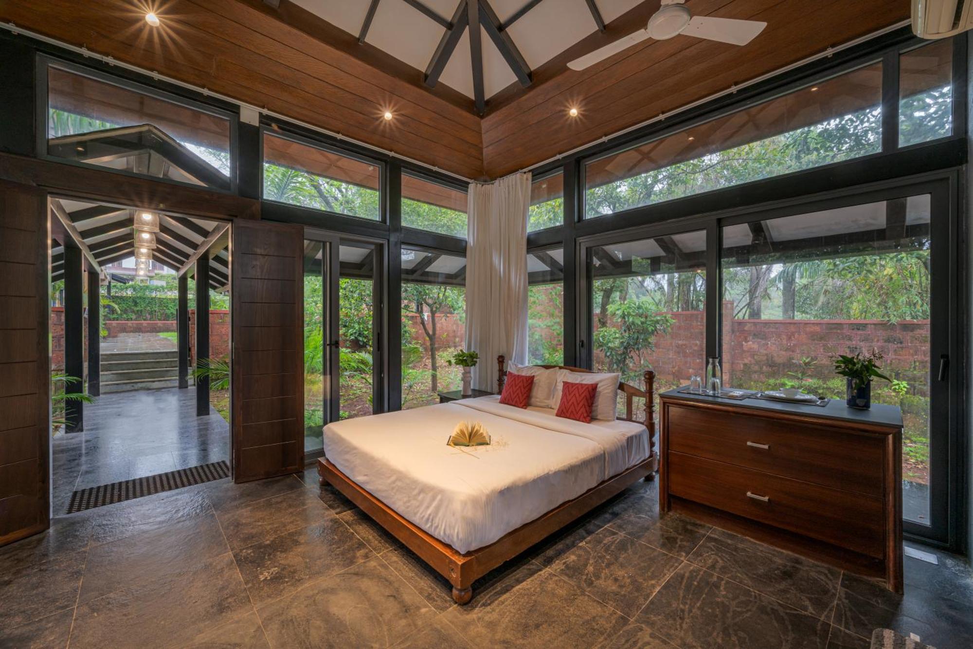 Saffronstays The Glasshouse, Panchgani - Beautiful Glass Villa For Couples Bagian luar foto
